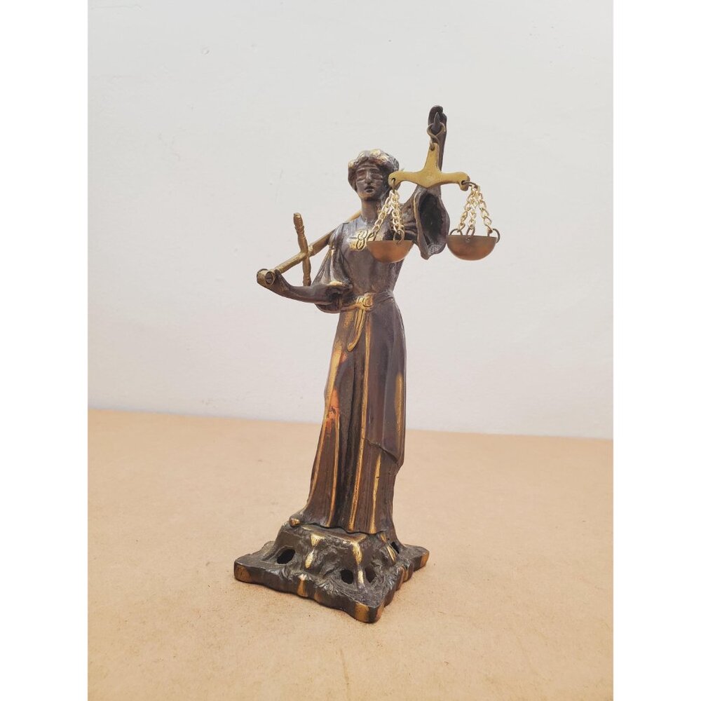 Bronze Sculpture Lady Justice Figurine - Statue , Gift for Lawyer - Themis - Picture 3 of 16